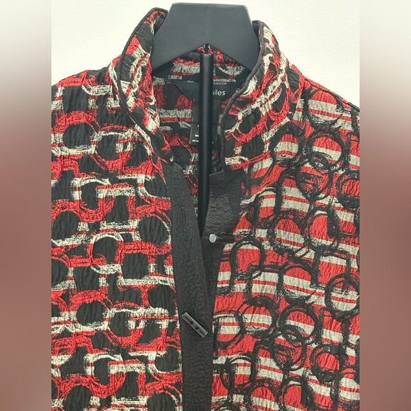 Ali Miles Red and Black Patterned Cape - Picture 4 of 7